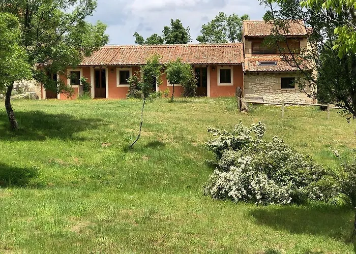 Nyaraló La Solanilla -casas Rurales *